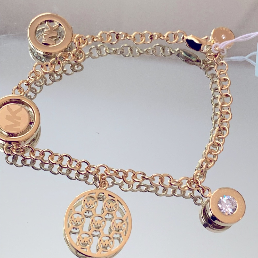 COPY - Michael Kors- New Gold tone charm bracelet - Picture 2 of 9